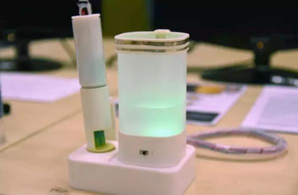你的好友發(fā)來一杯假的檸檬水，嘗嘗不?