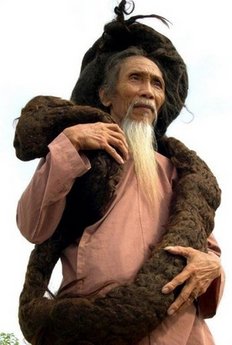 世界頭發最長老漢去世 生前蓄發6.8米