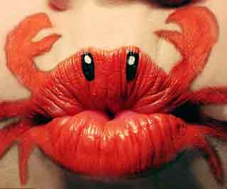 US girl creates lip-painting <BR>美國女孩'動(dòng)物唇繪'(圖)
