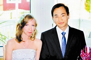 Romance of a security guard<BR>高校保安娶瑞典妻(圖)