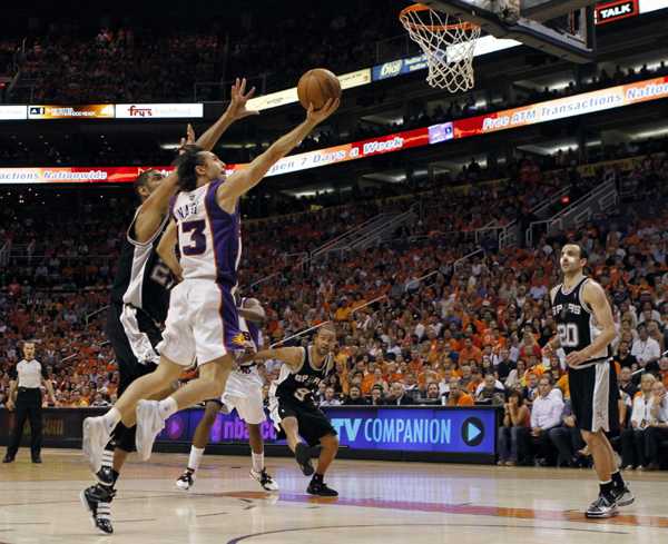 NBA：納什狂砍33分 太陽(yáng)主場(chǎng)擊退馬刺1:0領(lǐng)先