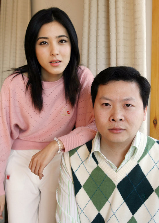 男人裝女星曾黎會客吉新鵬 搭檔奧運冠軍拍寫真