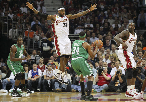 NBA：詹姆斯如同夢游騎士慘敗32分 綠衫軍3:2領先