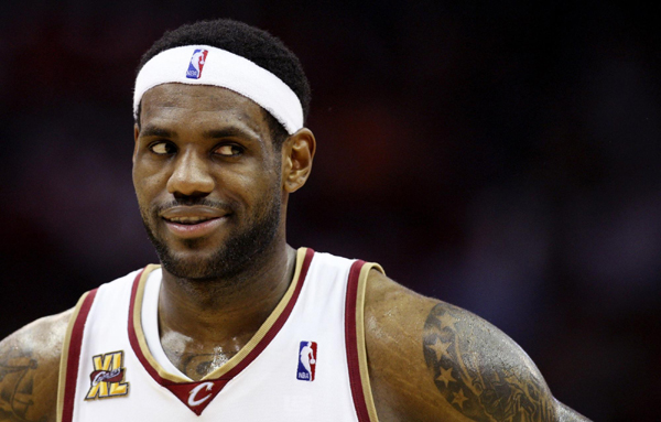 NBA：詹姆斯如同夢游騎士慘敗32分 綠衫軍3:2領(lǐng)先