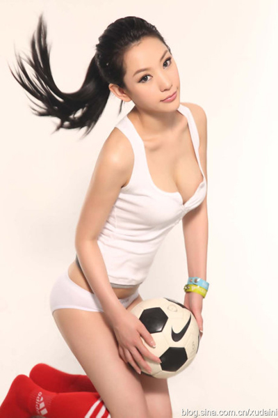 徐黛妮變身動感足球寶貝