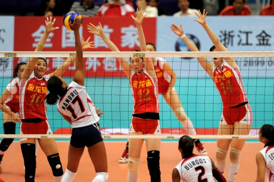 女排精英賽：中國(guó)隊(duì)3:0完勝多米尼加