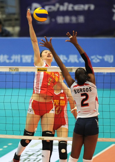 女排精英賽：中國(guó)隊(duì)3:0完勝多米尼加