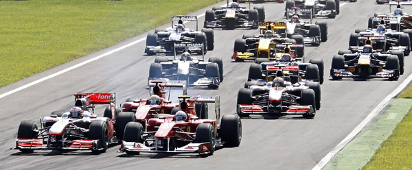 F1意大利站：阿隆索逆轉(zhuǎn)奪冠 漢密爾頓撞車(chē)退出