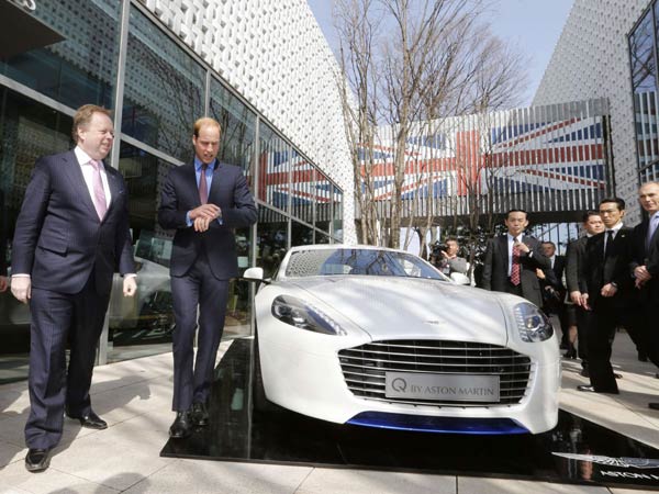Prince William evokes Diana memories on Japan tsunami trip