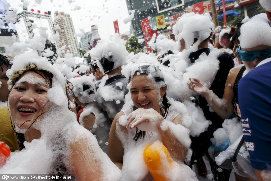 Traditional Thai New Year starts with a splash