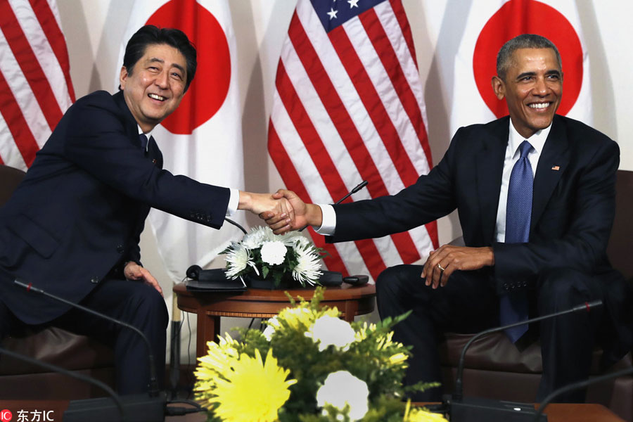 Abe commemorates WWII dead at Pearl Harbor