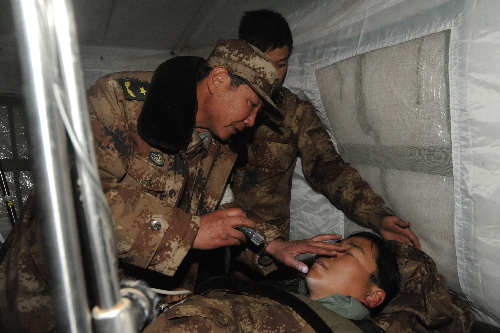 守護(hù)雪域高原,朵朵生命之花——記西藏軍區(qū)副司令員兼西藏軍區(qū)總醫(yī)院院長(zhǎng)李素芝