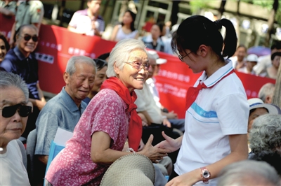 圓明園游園活動上萬米長卷征“福”60萬
