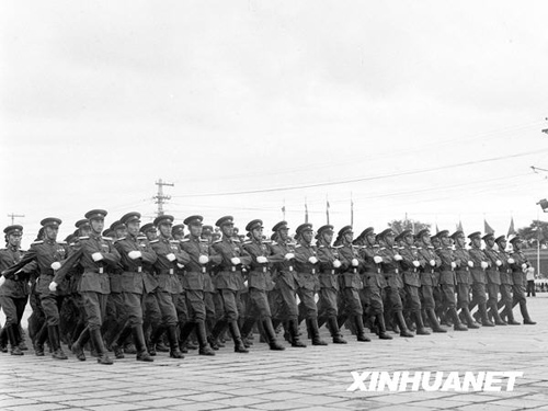 1955年：實行軍銜制 換裝大閱兵