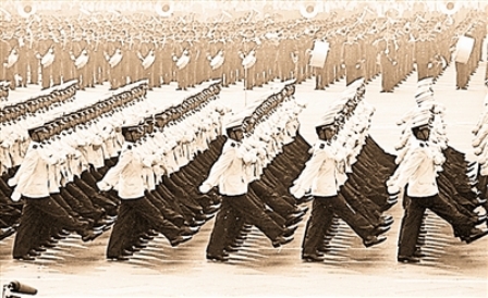 解放軍首位隊列教授的人生“正步走”(組圖)