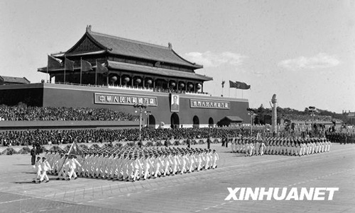 1958年：女民兵方隊首次亮相