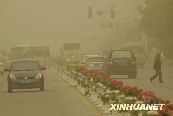 我國多個地區遭遇大風沙塵天氣[組圖]