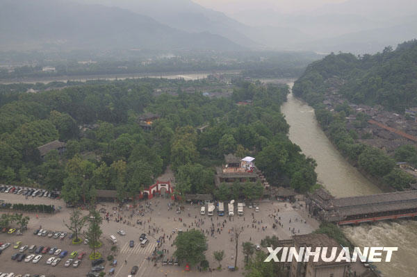 汶川地震一周年：空中看災(zāi)區(qū)重建[組圖]