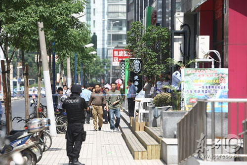 上海市區發生槍擊事件 一男子連中兩槍(圖)