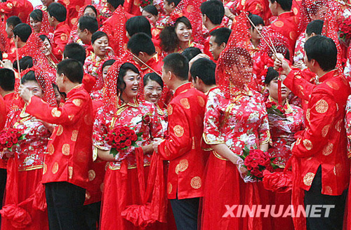 濟南舉辦百對新人集體婚禮[圖]