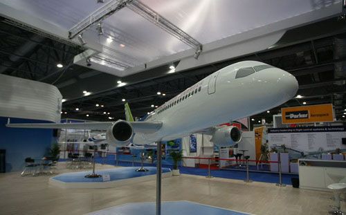 國產大客機外形樣機亮相 2016年交付使用(圖)
