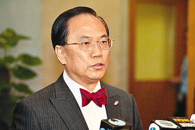 曾蔭權(quán)高調(diào)回擊惡意中傷 對民調(diào)結(jié)果表示尊重