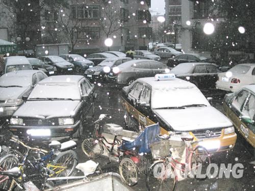 北京受降雪影響部分航班延誤 已啟動應急預案