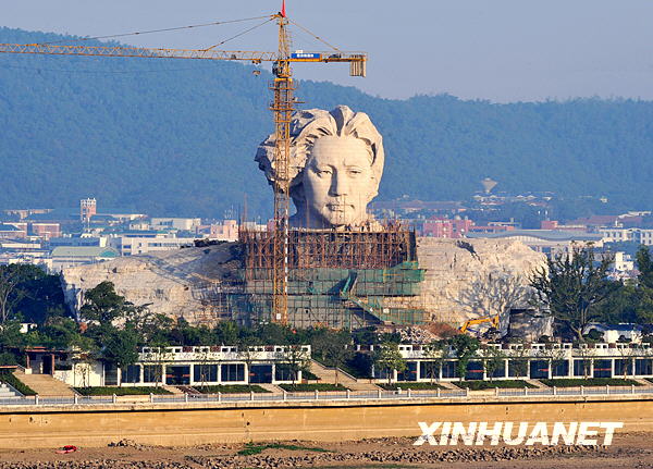 32米毛澤東巨型雕塑現長沙