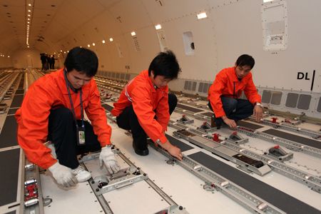 中國首架波音777貨機加盟南航