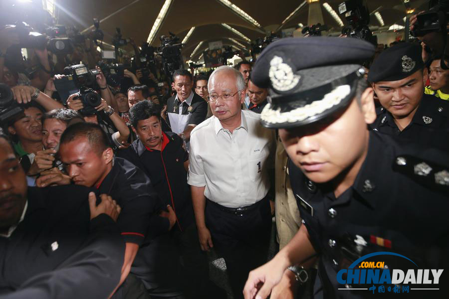 馬來西亞總理慰問失聯客機乘客親友